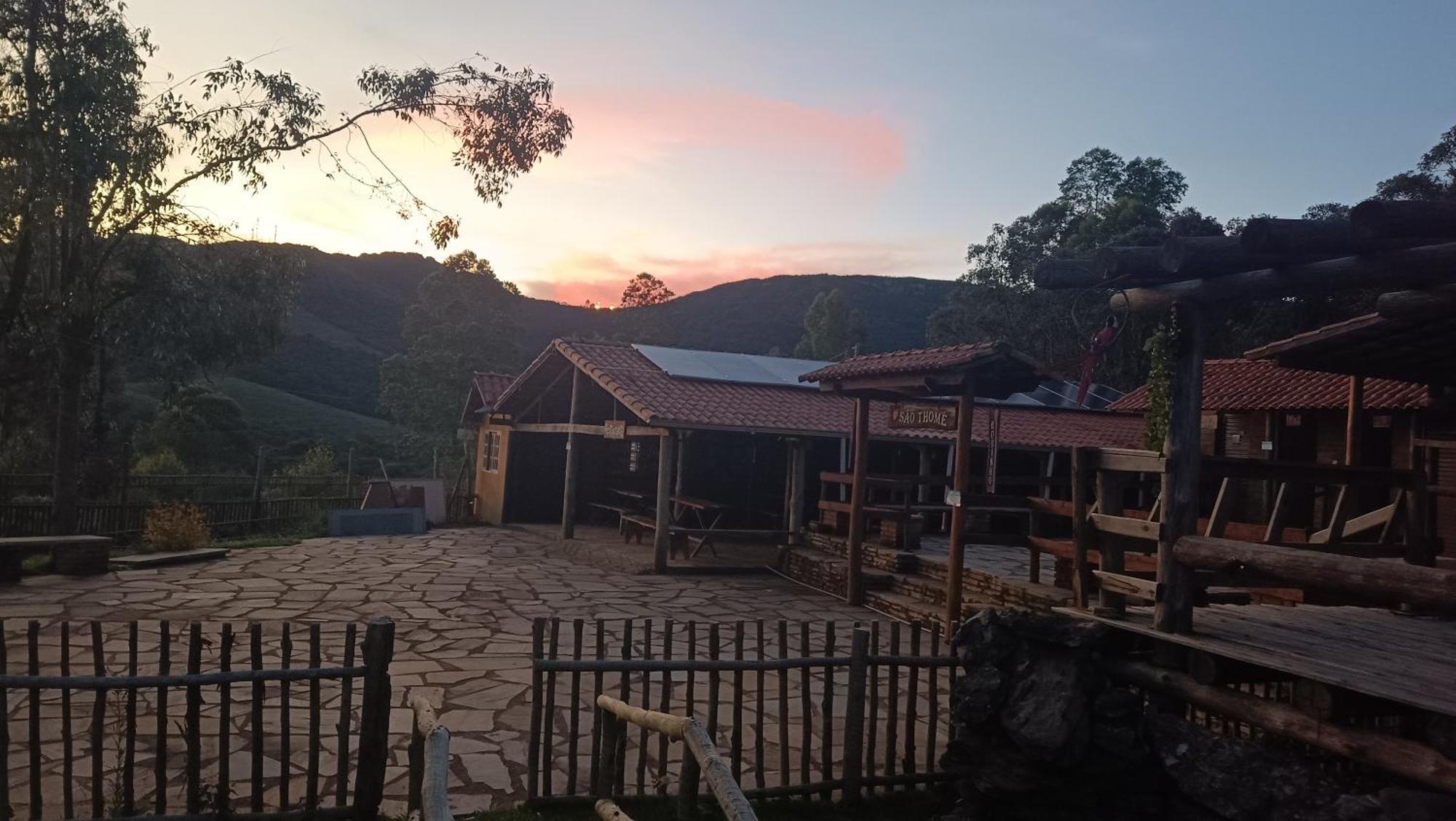 Chales E Camping Do Robinho 1 São Tomé das Letras 外观 照片